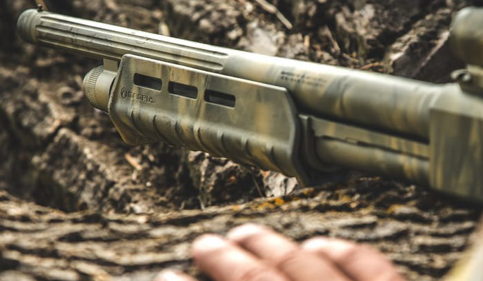 Magpul - Czółenko MOE M-LOK do Mossberg 590_590A1 - FDE - MAG494 FDE SKLEP BAZANT 2.jpg